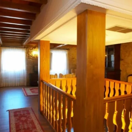 Do Val Hotel