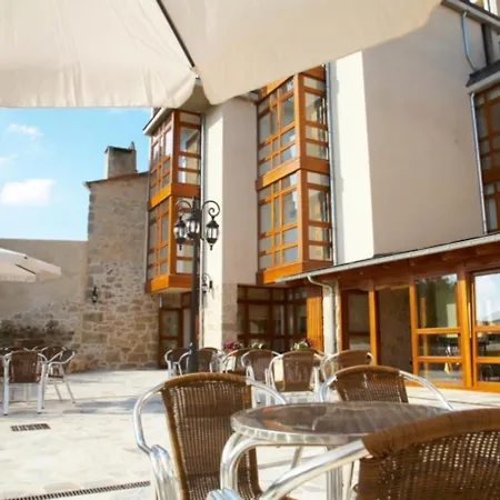 Hotel Do Val Ferreira